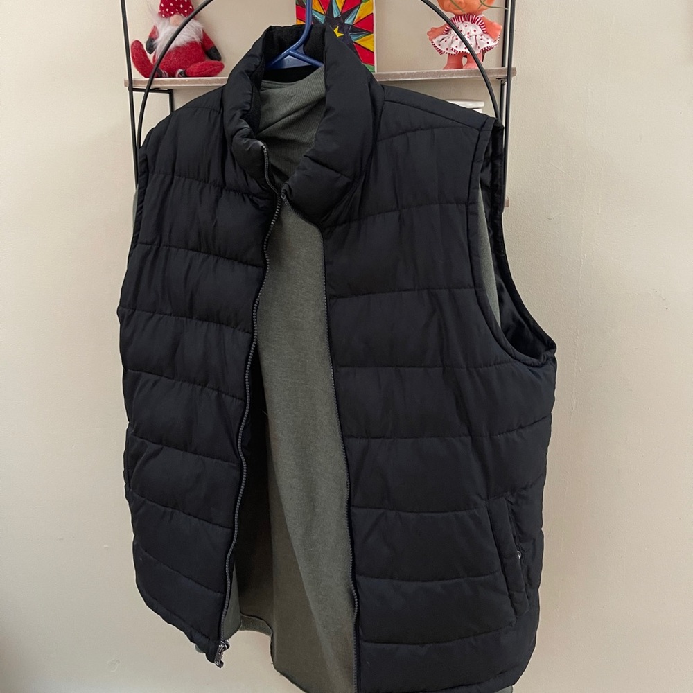 Black puffy vest